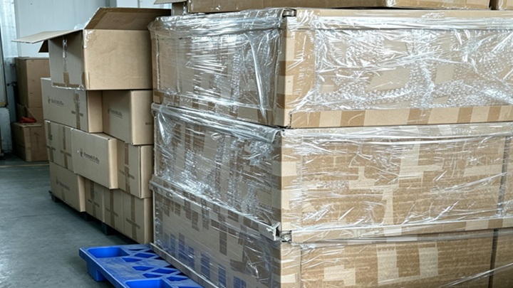 Custom display packaging